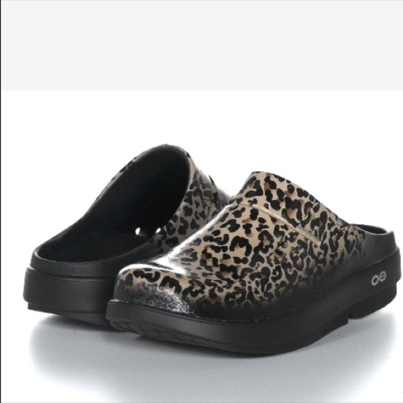 OOFOS | Shoes | Oofos Leopard Clog 